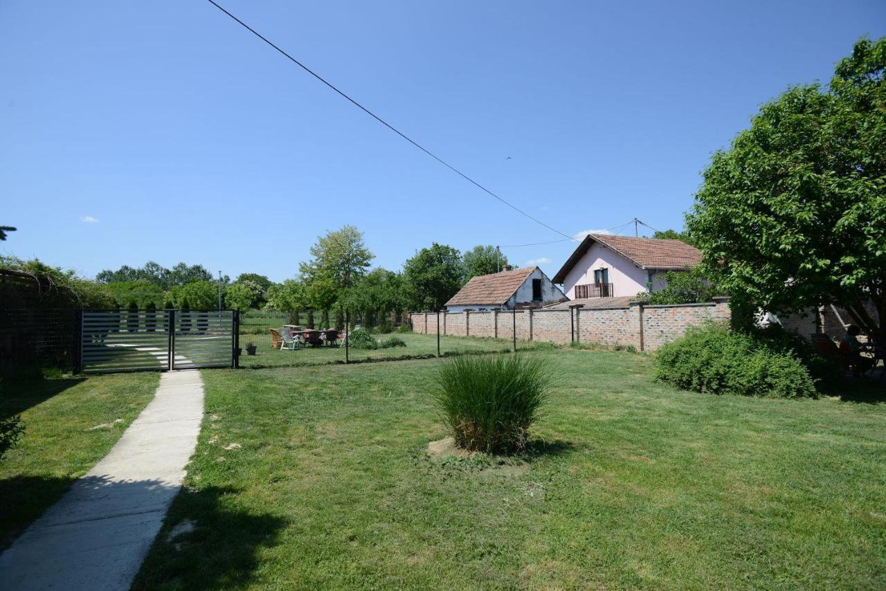 Apartments Osijek By The River Εξωτερικό φωτογραφία