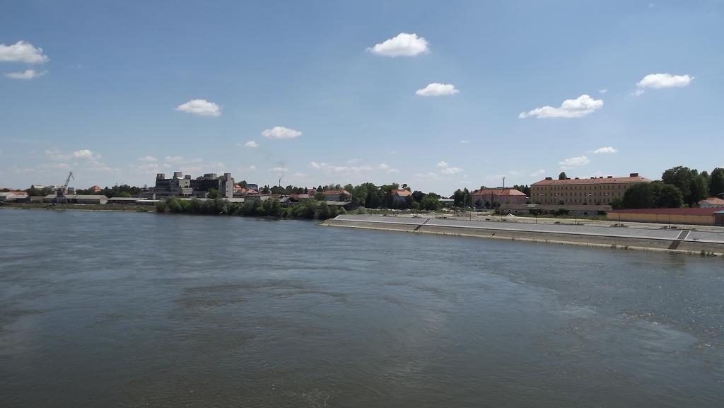 Apartments Osijek By The River Εξωτερικό φωτογραφία